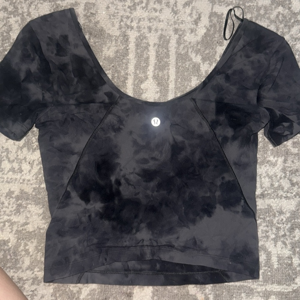 Lululemon v-neck cropped align tee - Picture 2 of 4